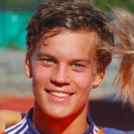 R. Larsen Photo