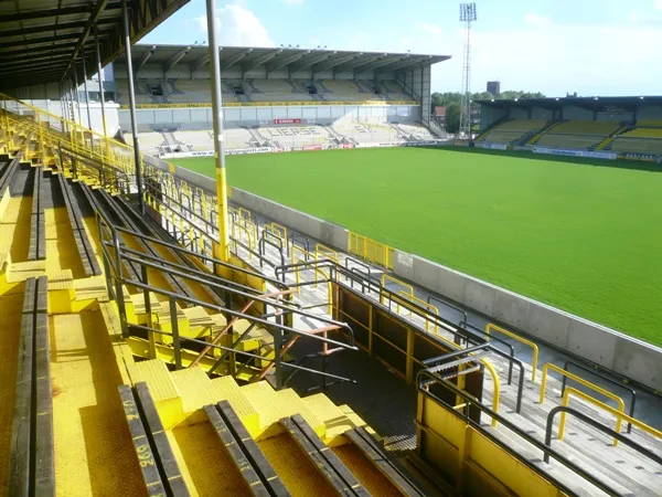 AsterX Group-f Arena Estádio