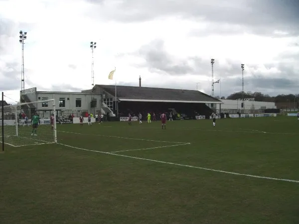 Borough Briggs Estádio