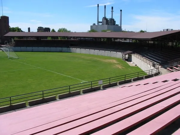 Breese Stevens Field Estádio