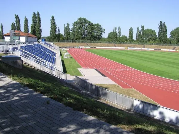 Friedrich-Moebus-Stadion Estádio