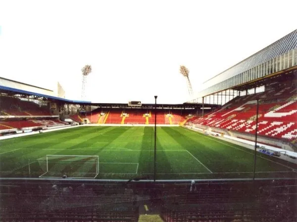Fritz-Walter-Stadion Estádio