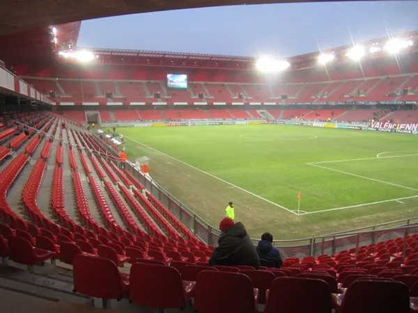 Stade du Hainaut Estádio