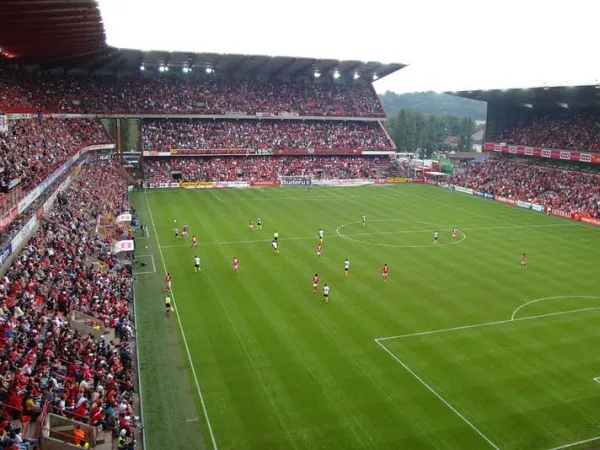 Stade Maurice Dufrasne Estádio