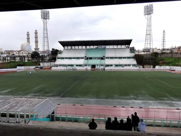 Stade Omar Benhaddad Estádio