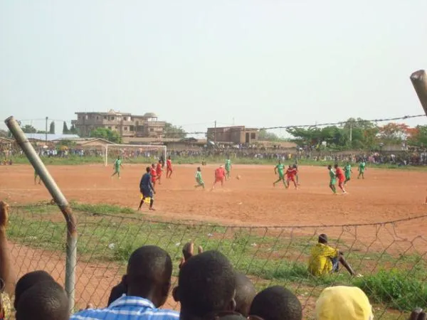 Stade Omnisports Paulin Tomanaga Estádio