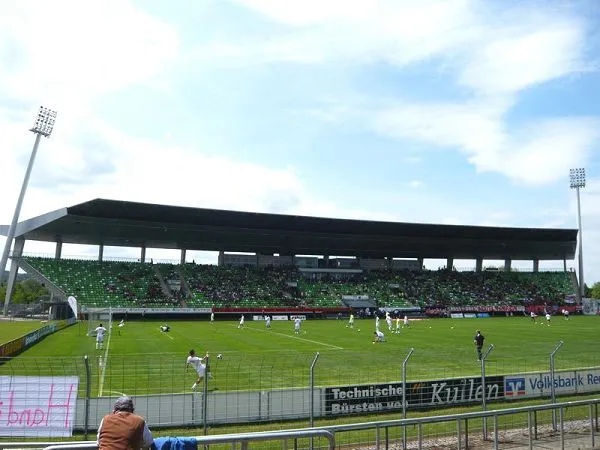 Stadion an der Kreuzeiche Estádio