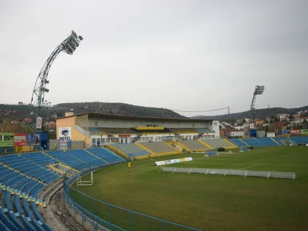 Štadión Lokomotívy v Čermeli Estádio