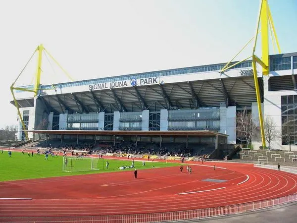 Stadion Rote Erde Estádio