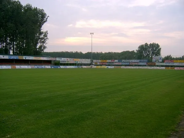 Stadion Van den Steen - De Mey Estádio