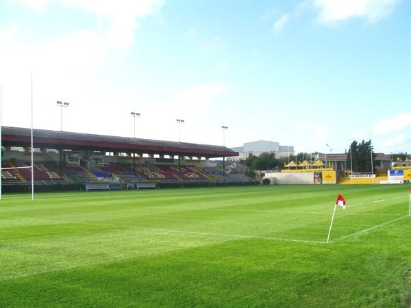 Tony Bezzina Stadium Estádio